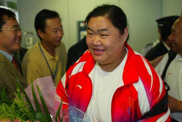 举重吐血的运动员_中国举重运动员决赛吐血终得冠军_举重选手吐血