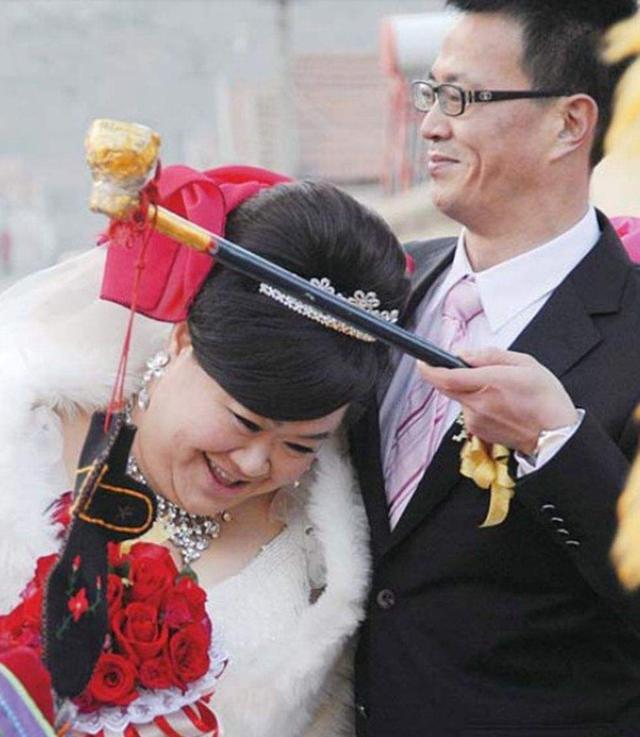 中国举重运动员决赛吐血终得冠军_举重选手吐血_举重吐血的运动员
