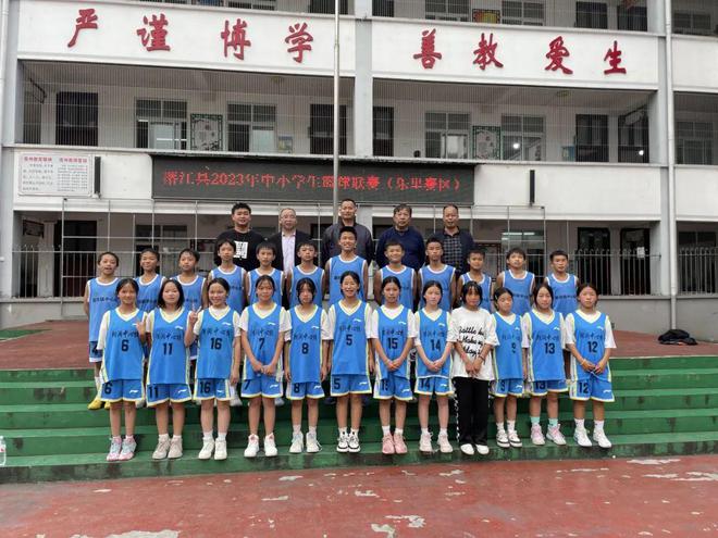 篮球怎么打篮球技巧_篮球打法教程_篮球怎么打的好