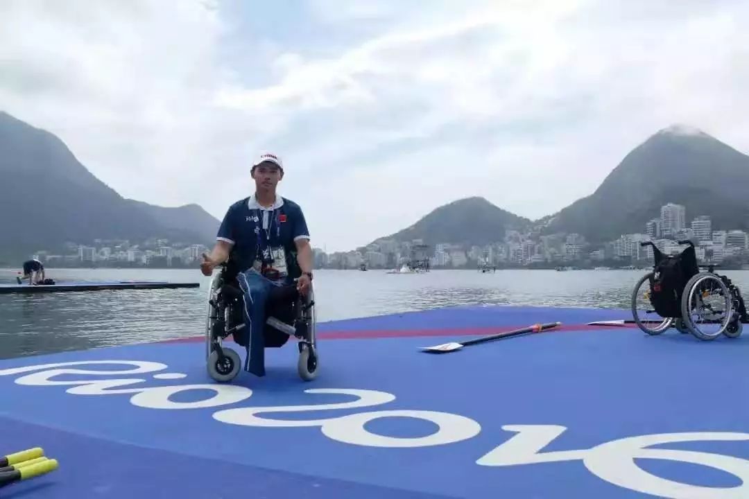 残疾人举重世界纪录_世界举重冠军残疾人_2019残疾人举重比赛
