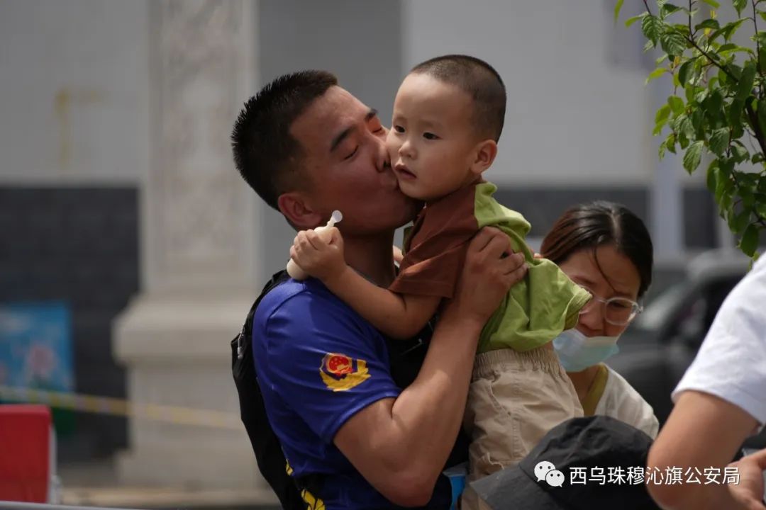 马拉松警察活动内容_警察马拉松赛_警察马拉松活动